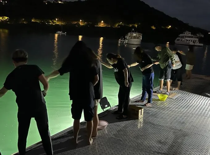 西貢美食鮑魚海鮮餐 + 好玩釣墨魚半天夜遊 (團號: SCHKH)
